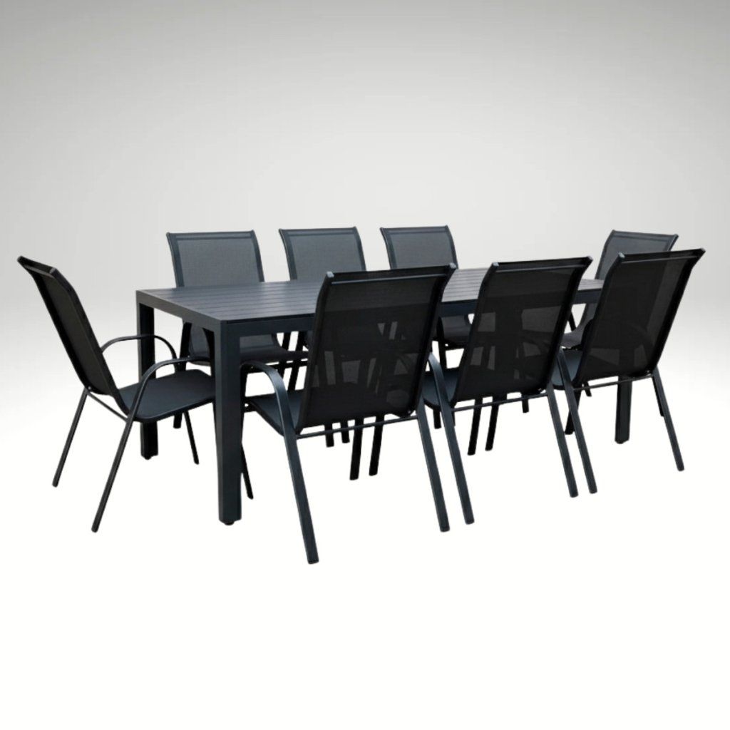 Jak vybrat venkovní židle a stoly pro restaurační zahrádky: odolné a stylové řešení pro každodenní provoz