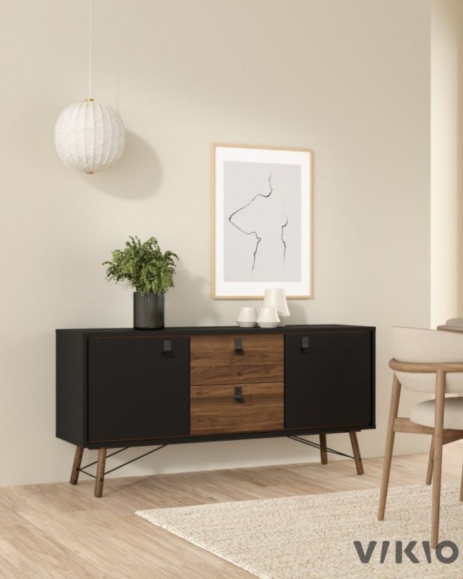 Komoda není jen nábytek. Je to místo, kde se schovávají naše malé radosti i každodenní chaos. ✨ Při výběru komody hledejte...